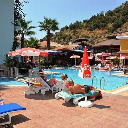 Montebello Deluxe Hotel