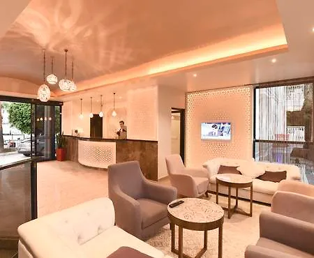Montebello Deluxe Hotel 3*